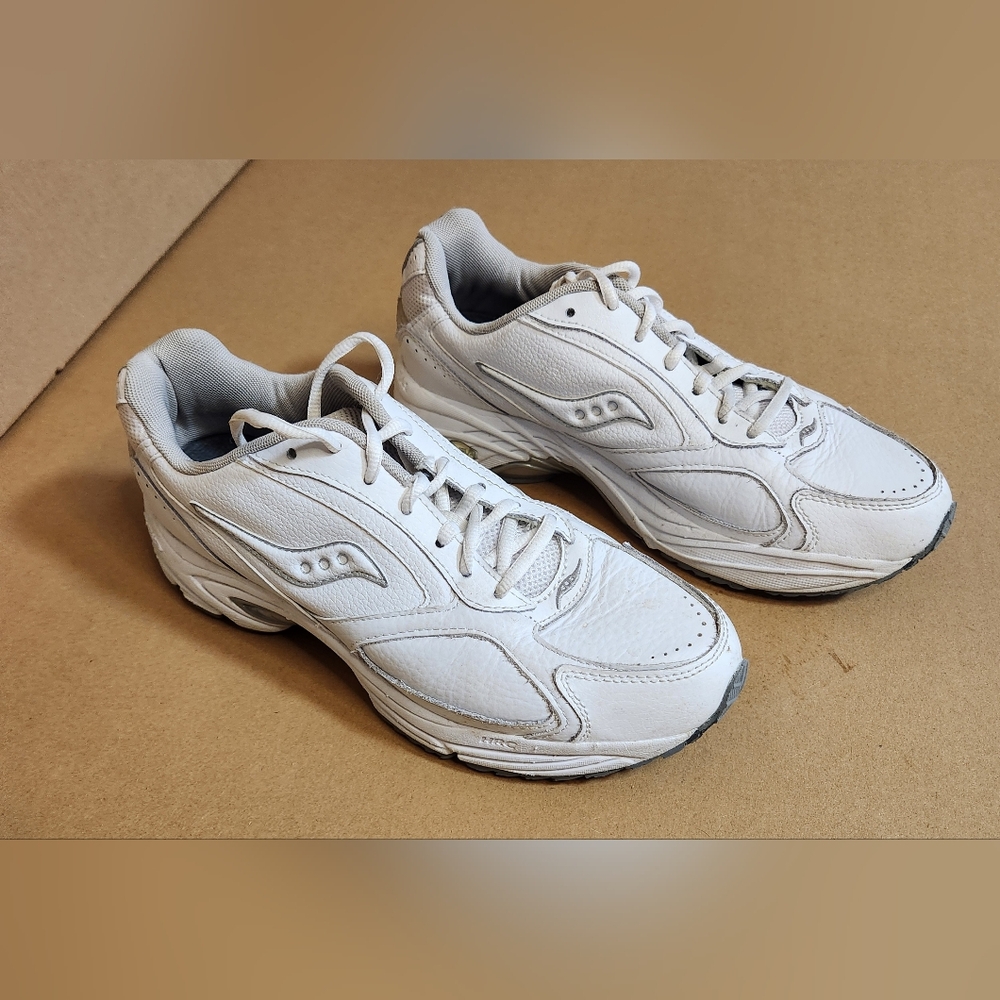 Saucony Grid Omni walker white leather Womens Sneakers Sz 9